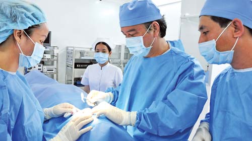 Giải phẫu thẩm mỹ hái ra tiền