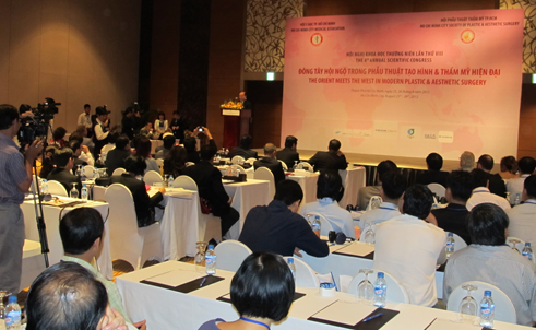 Khai mạc Hội nghị khoa học quốc tế về Phẫu thuật thẩm mỹ